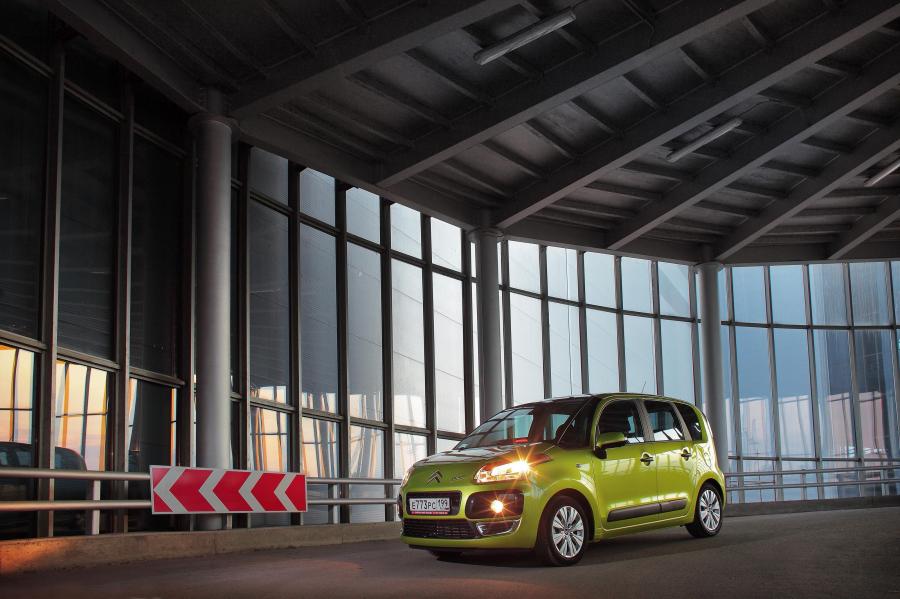  Citroen C3 Picasso 2009 года  (фото 141 из 242)